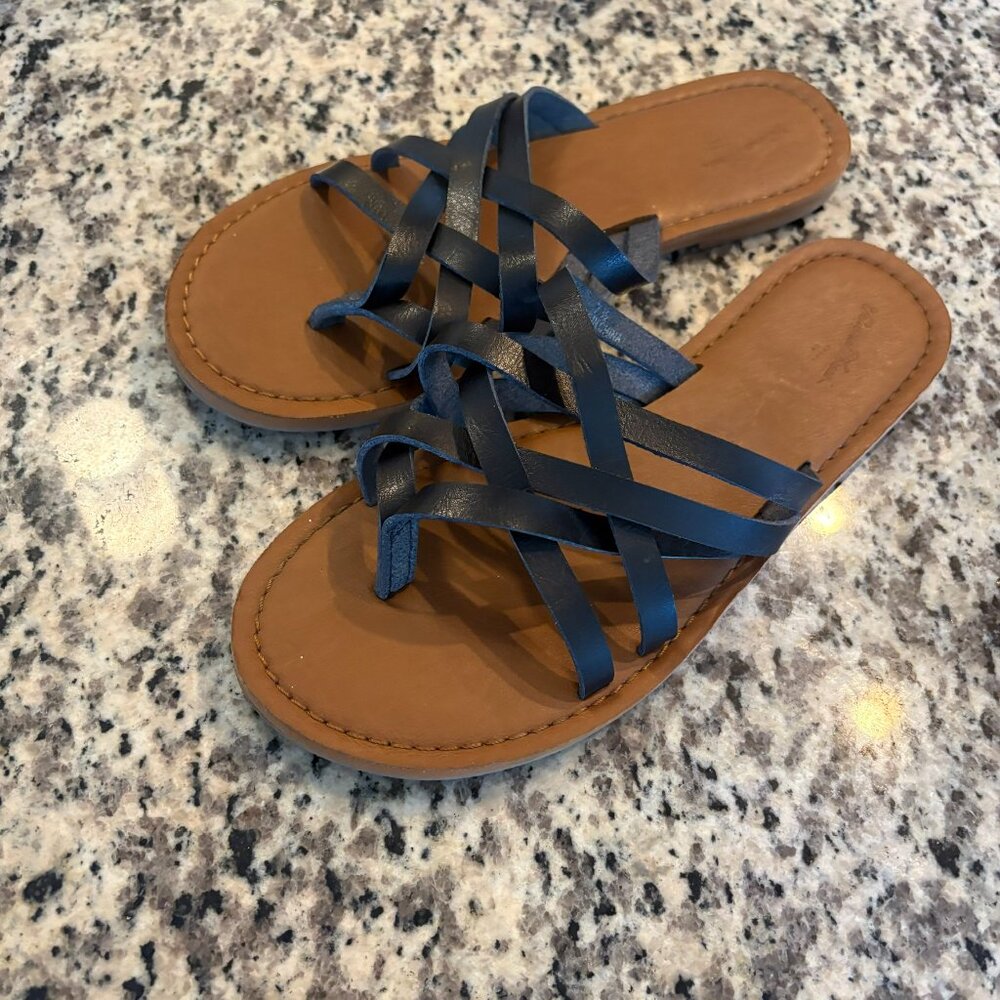 Universal Thread Black Leather Strappy Slide Sand… - image 5